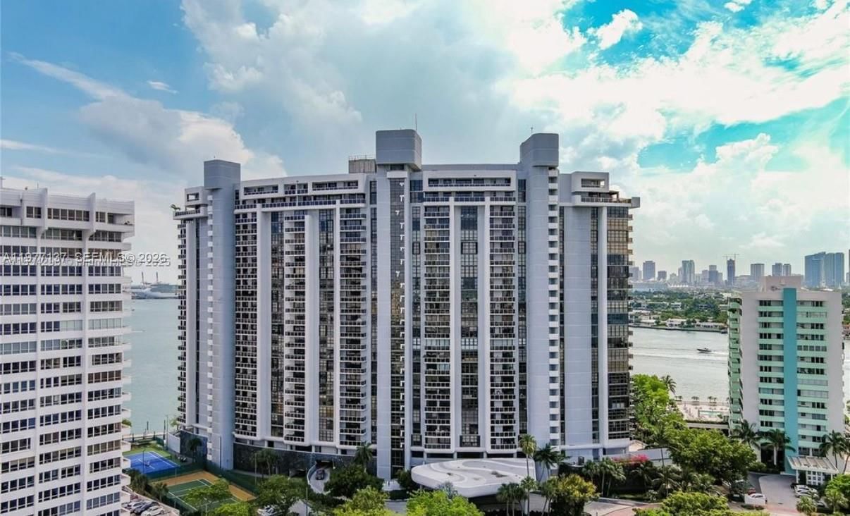 Real estate property located at 9 Island Ave #2304, Miami-dade, Nine Island Avenue Condo, Miami Beach, FL