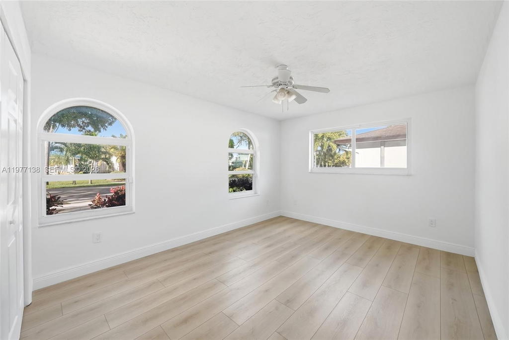 Real estate property located at 1880 206th Ter, Miami-dade, Highland Lakes Estates, Miami, FL