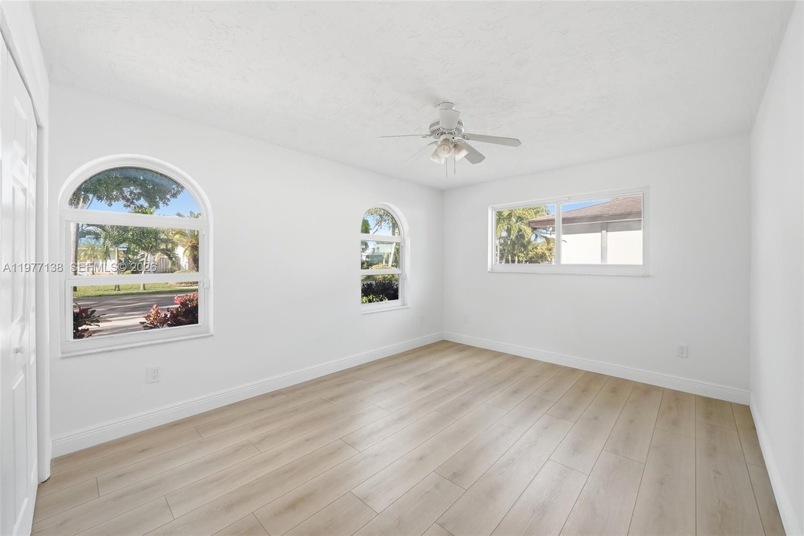 Real estate property located at 1880 206th Ter, Miami-dade, Highland Lakes Estates, Miami, FL