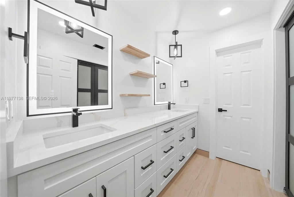 Real estate property located at 1880 206th Ter, Miami-dade, Highland Lakes Estates, Miami, FL
