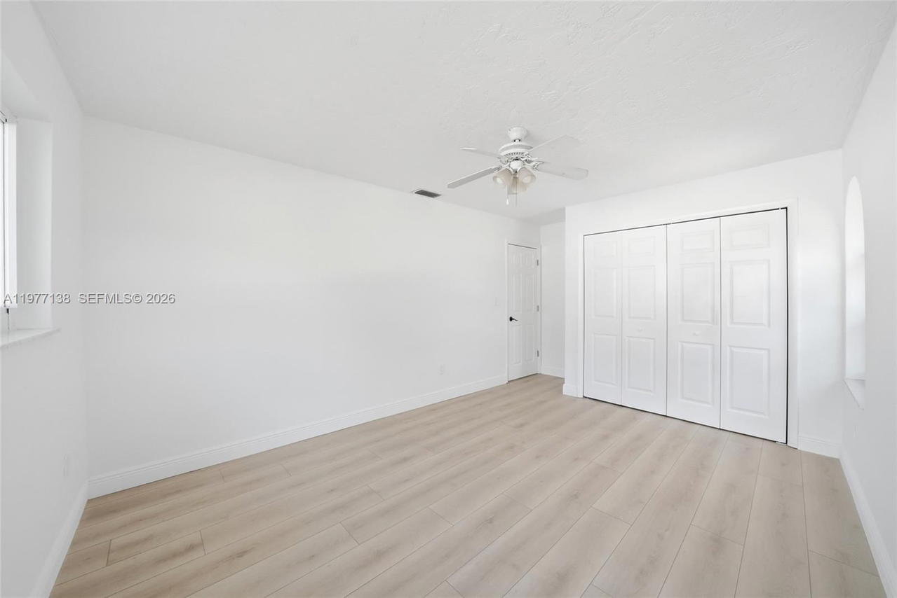 Real estate property located at 1880 206th Ter, Miami-dade, Highland Lakes Estates, Miami, FL