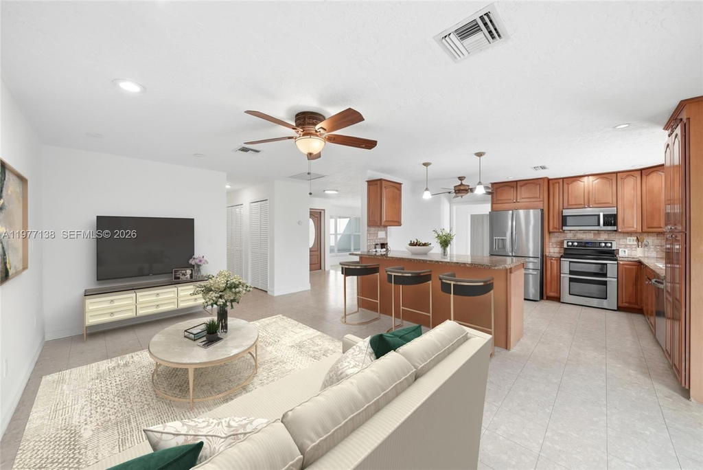 Real estate property located at 1880 206th Ter, Miami-dade, Highland Lakes Estates, Miami, FL