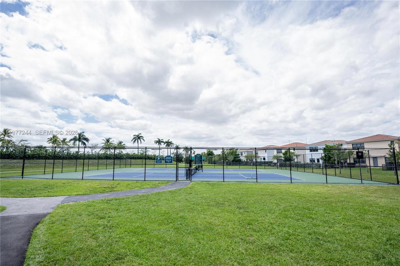 Real estate property located at 340 194th Ln, Miami-dade, Champion Lakes, Miami, FL