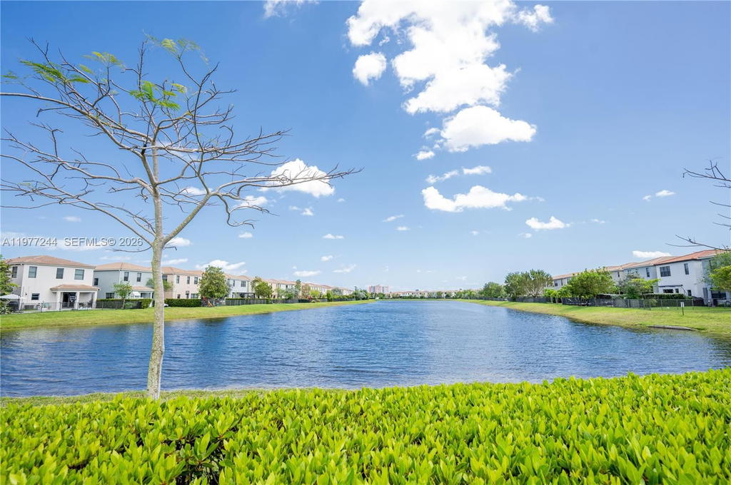 Real estate property located at 340 194th Ln, Miami-dade, Champion Lakes, Miami, FL