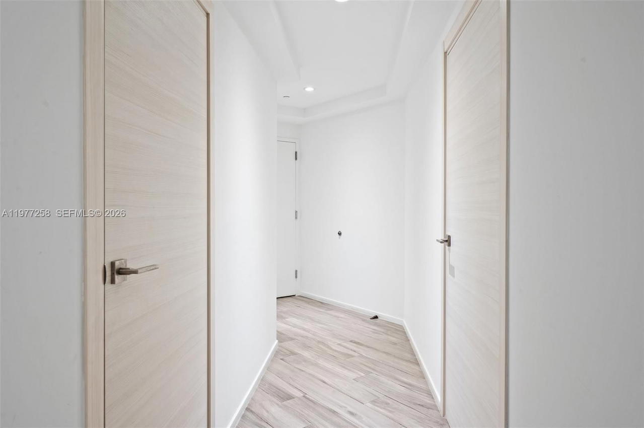 Real estate property located at 801 Miami Ave #2705, Miami-dade, 801 Sma Residences Condo, Miami, FL