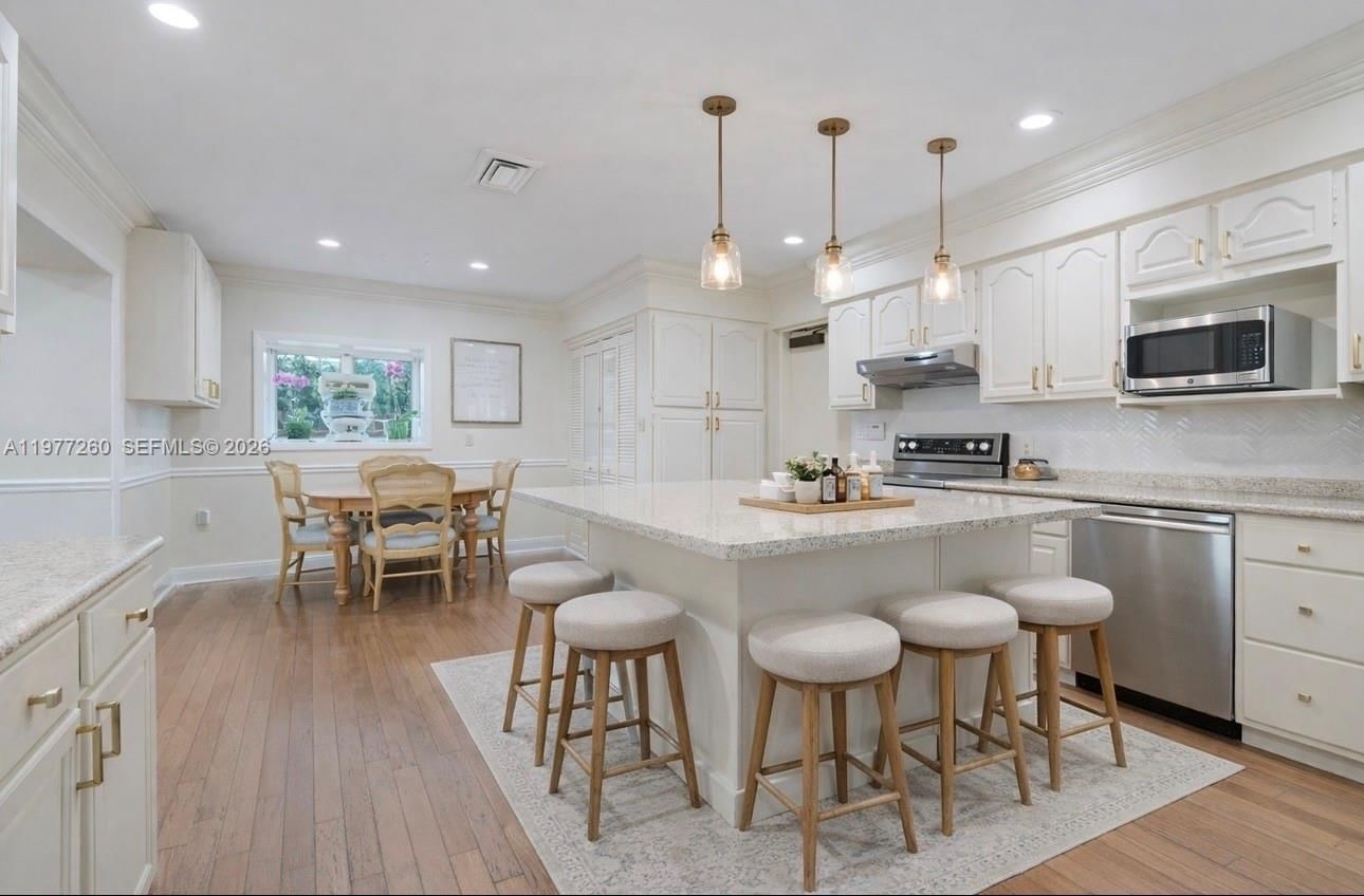 Real estate property located at 2046 15th St, Broward, Lauder Gate Isles, Fort Lauderdale, FL