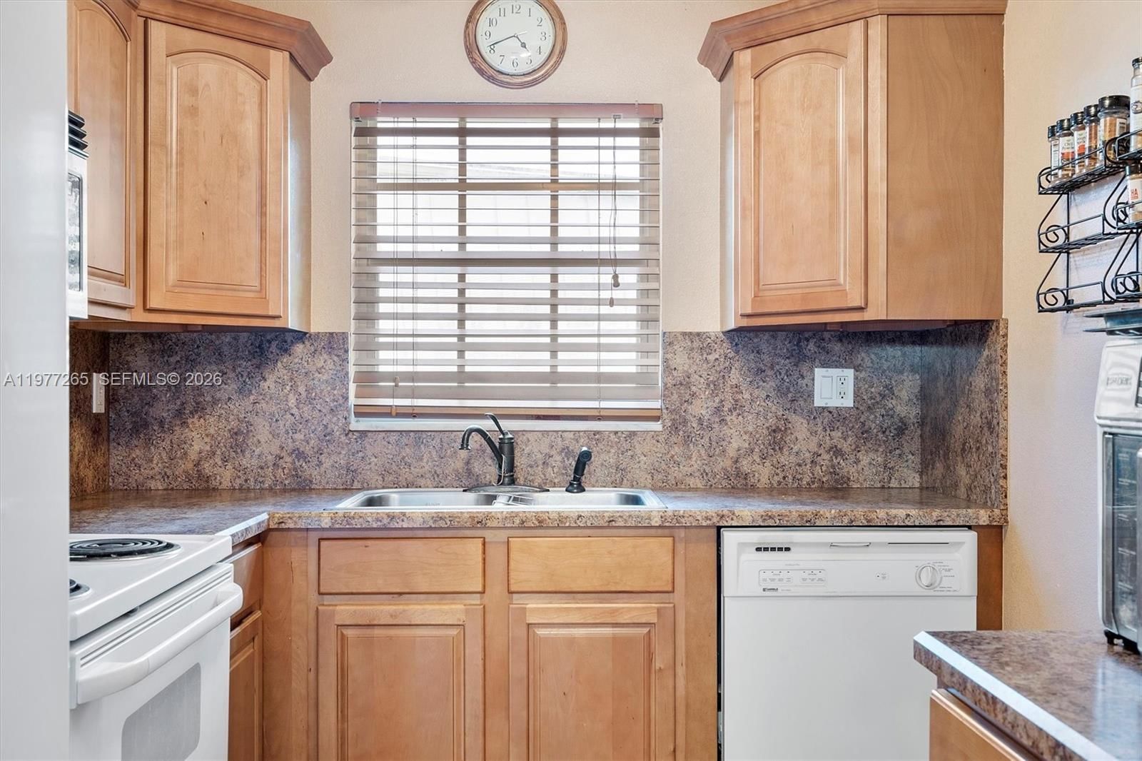 Real estate property located at 3660 Citrus Trce #4, Broward, Isla Merita Condominium I, Davie, FL