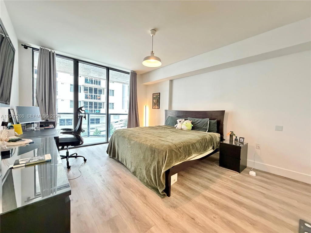 Real estate property located at 201 17th Rd #304, Miami-dade, Cassa Brickell Condo, Miami, FL