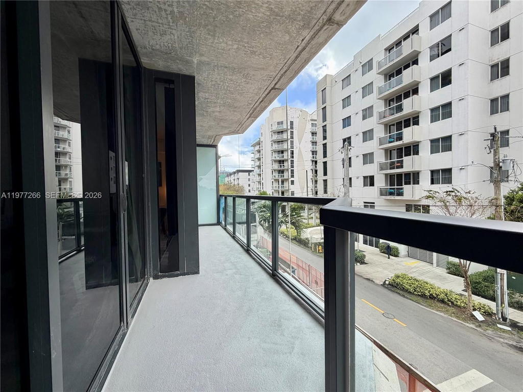 Real estate property located at 201 17th Rd #304, Miami-dade, Cassa Brickell Condo, Miami, FL
