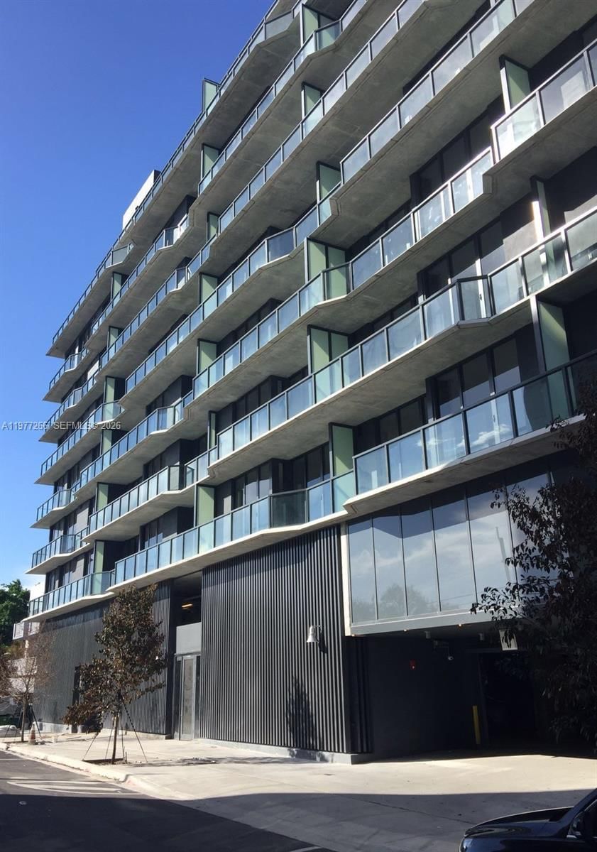 Real estate property located at 201 17th Rd #304, Miami-dade, Cassa Brickell Condo, Miami, FL