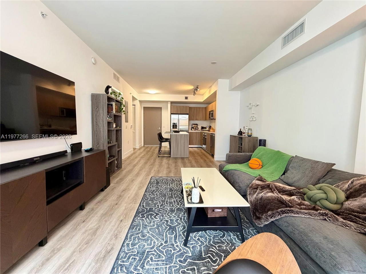 Real estate property located at 201 17th Rd #304, Miami-dade, Cassa Brickell Condo, Miami, FL