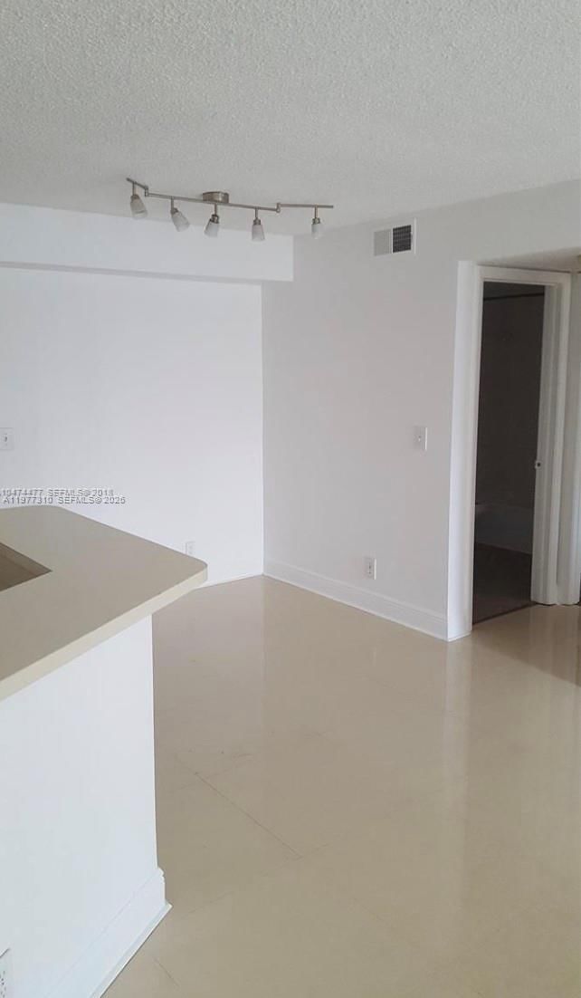 Real estate property located at 9999 Summerbreeze Dr #420, Broward, Summerbreeze Condo, Sunrise, FL