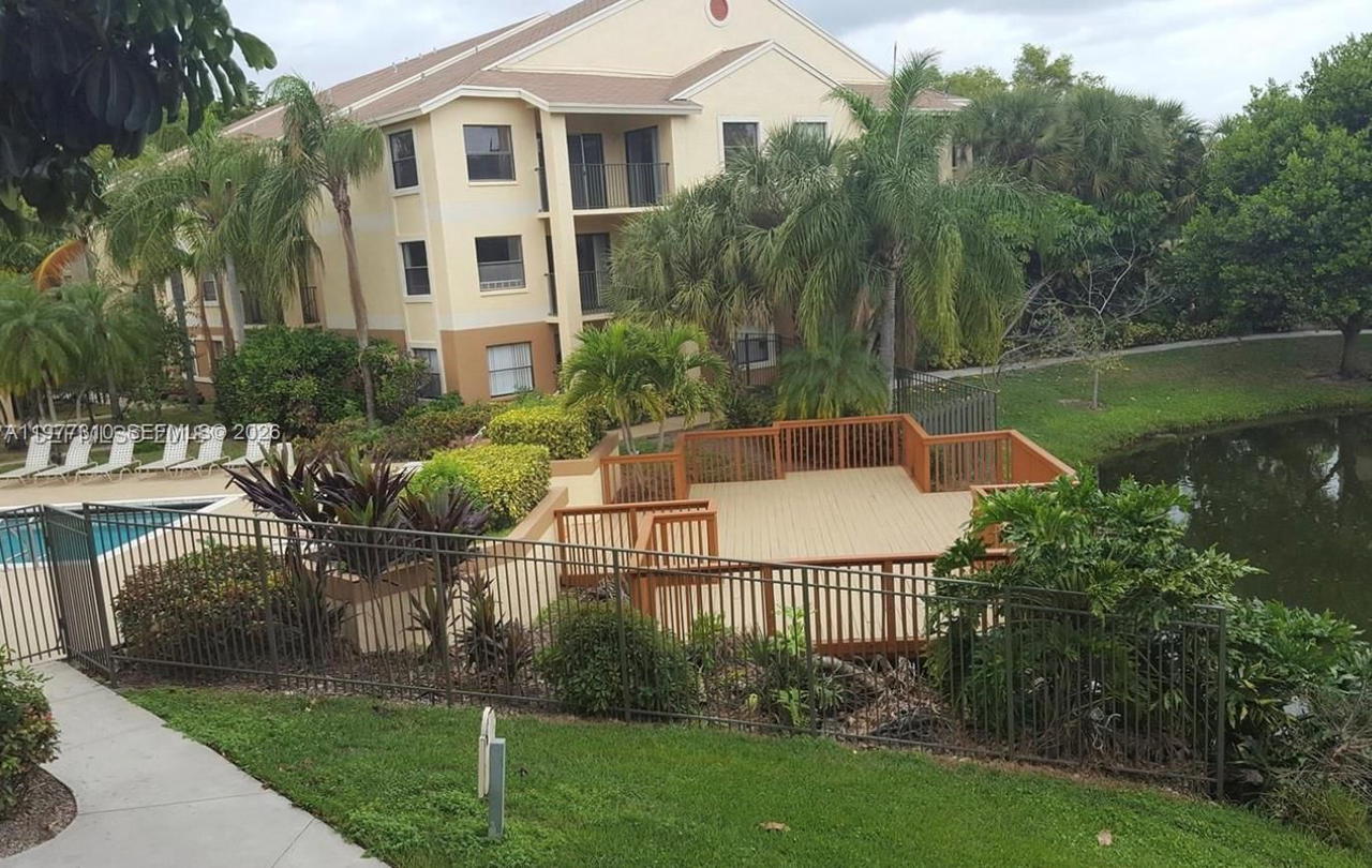 Real estate property located at 9999 Summerbreeze Dr #420, Broward, Summerbreeze Condo, Sunrise, FL