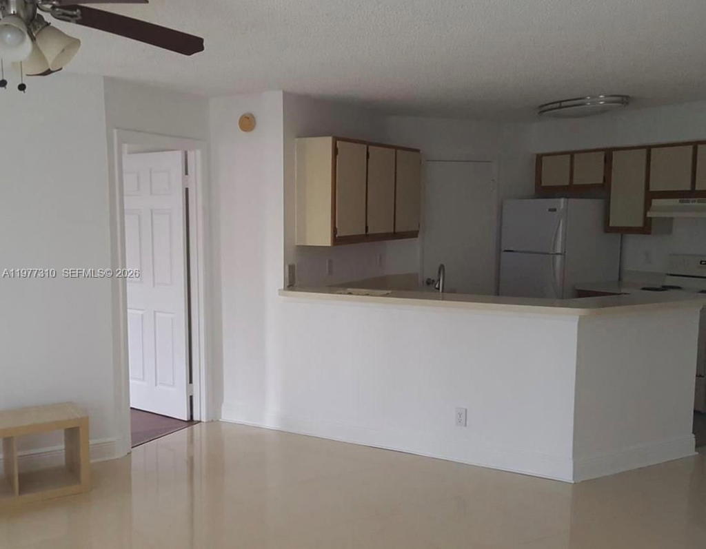 Real estate property located at 9999 Summerbreeze Dr #420, Broward, Summerbreeze Condo, Sunrise, FL