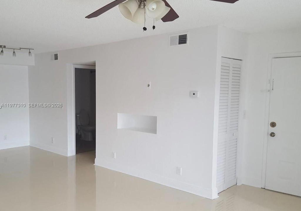 Real estate property located at 9999 Summerbreeze Dr #420, Broward, Summerbreeze Condo, Sunrise, FL