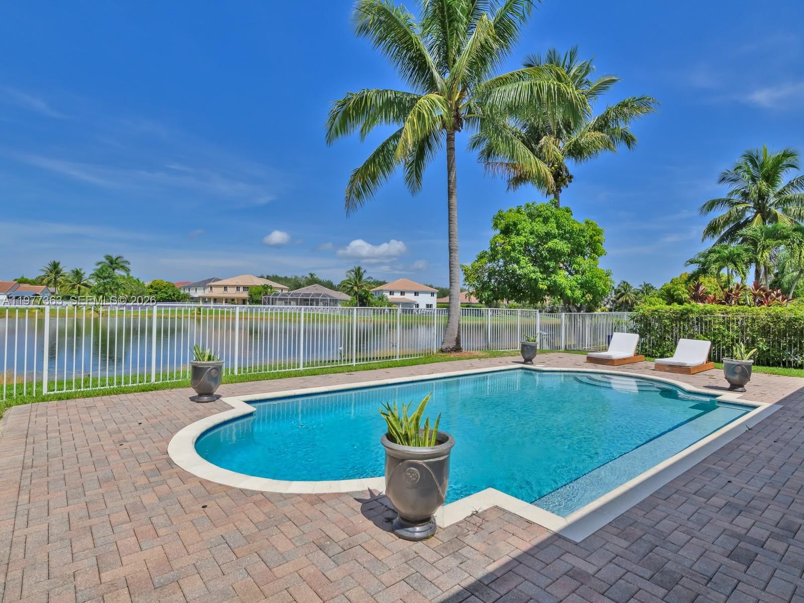 Real estate property located at 4400 Fox Ridge Dr, Broward, Sectors 8 9 And 10 Plat, Weston, FL