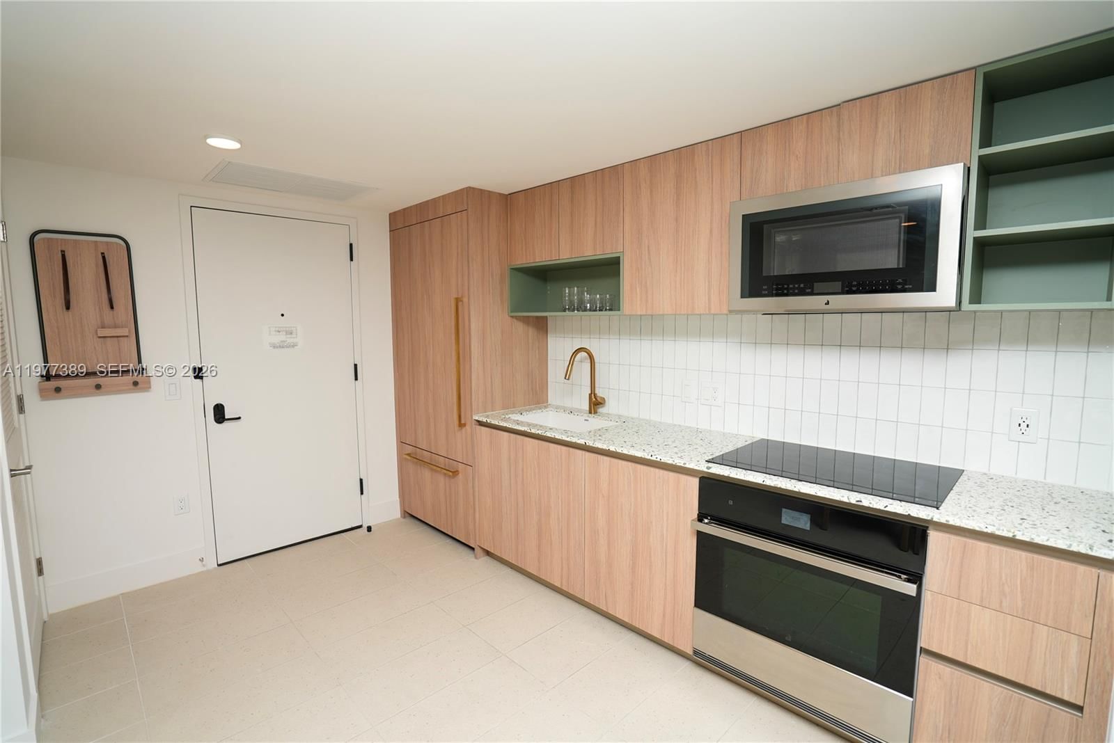 Real estate property located at 159 6th St #3713, Miami-dade, Natiivo Condo Gale Hotel, Miami, FL
