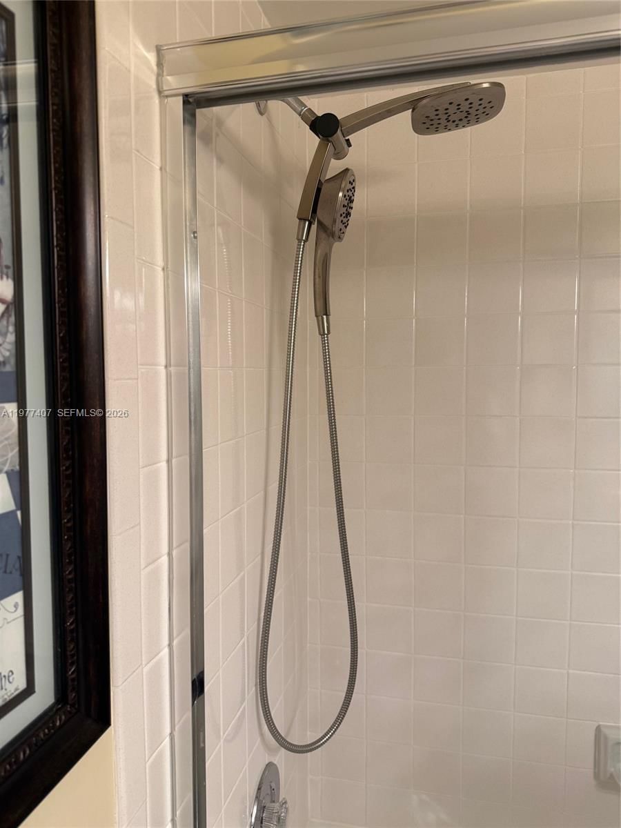 Real estate property located at 4940 Sabal Palm Blvd #203, Broward, Lakes Of Carriage Hills, Tamarac, FL