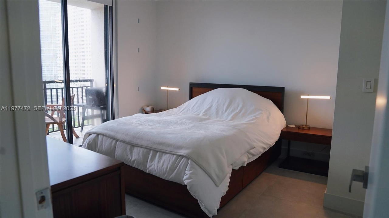 Real estate property located at 540 Brickell Key Dr #1711, Miami-dade, Brickell Key Ii Condo, Miami, FL