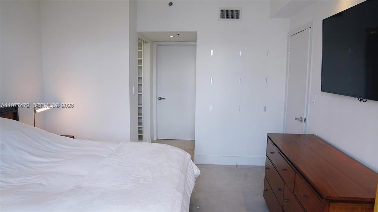 Real estate property located at 540 Brickell Key Dr #1711, Miami-dade, Brickell Key Ii Condo, Miami, FL