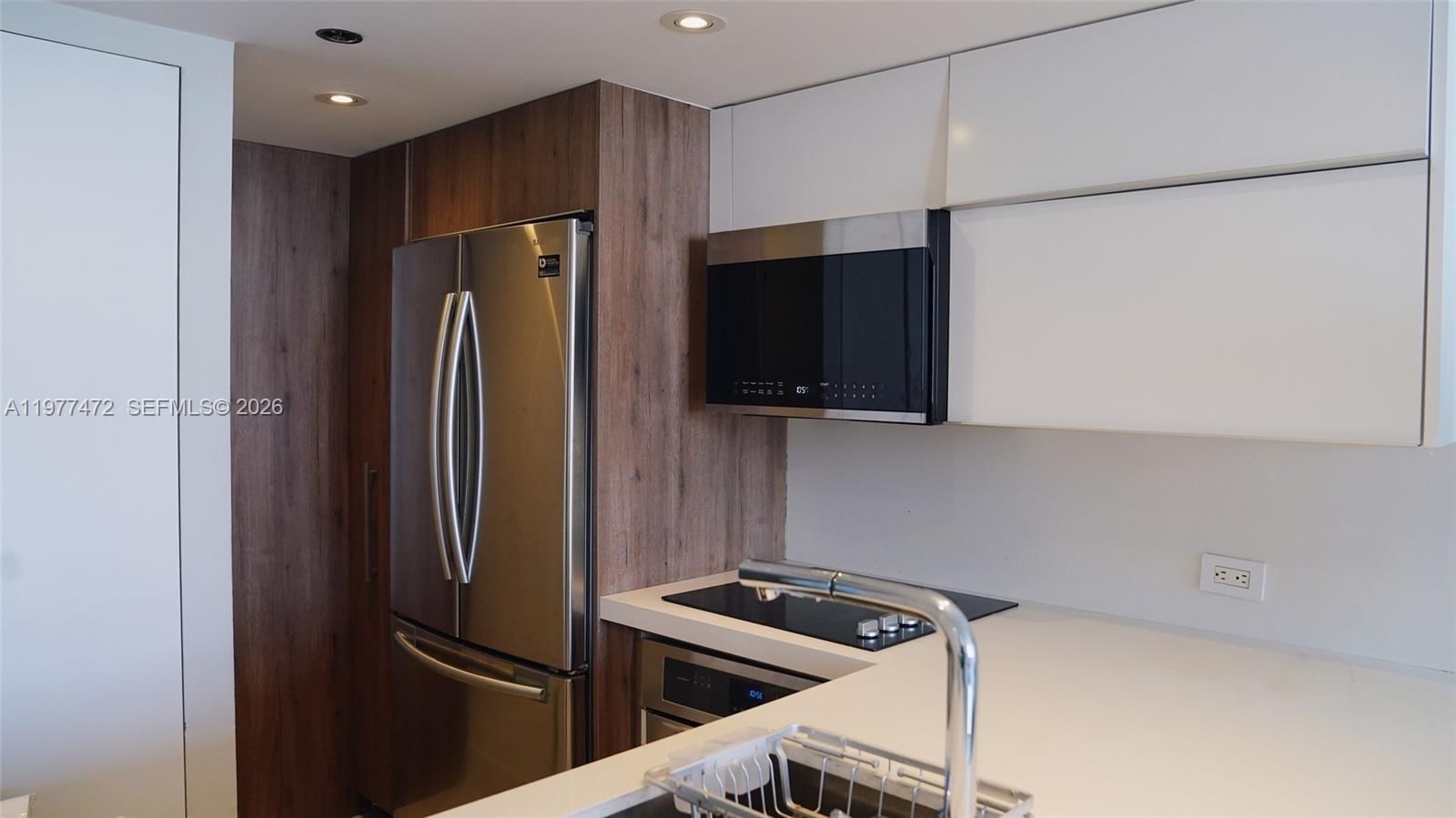 Real estate property located at 540 Brickell Key Dr #1711, Miami-dade, Brickell Key Ii Condo, Miami, FL
