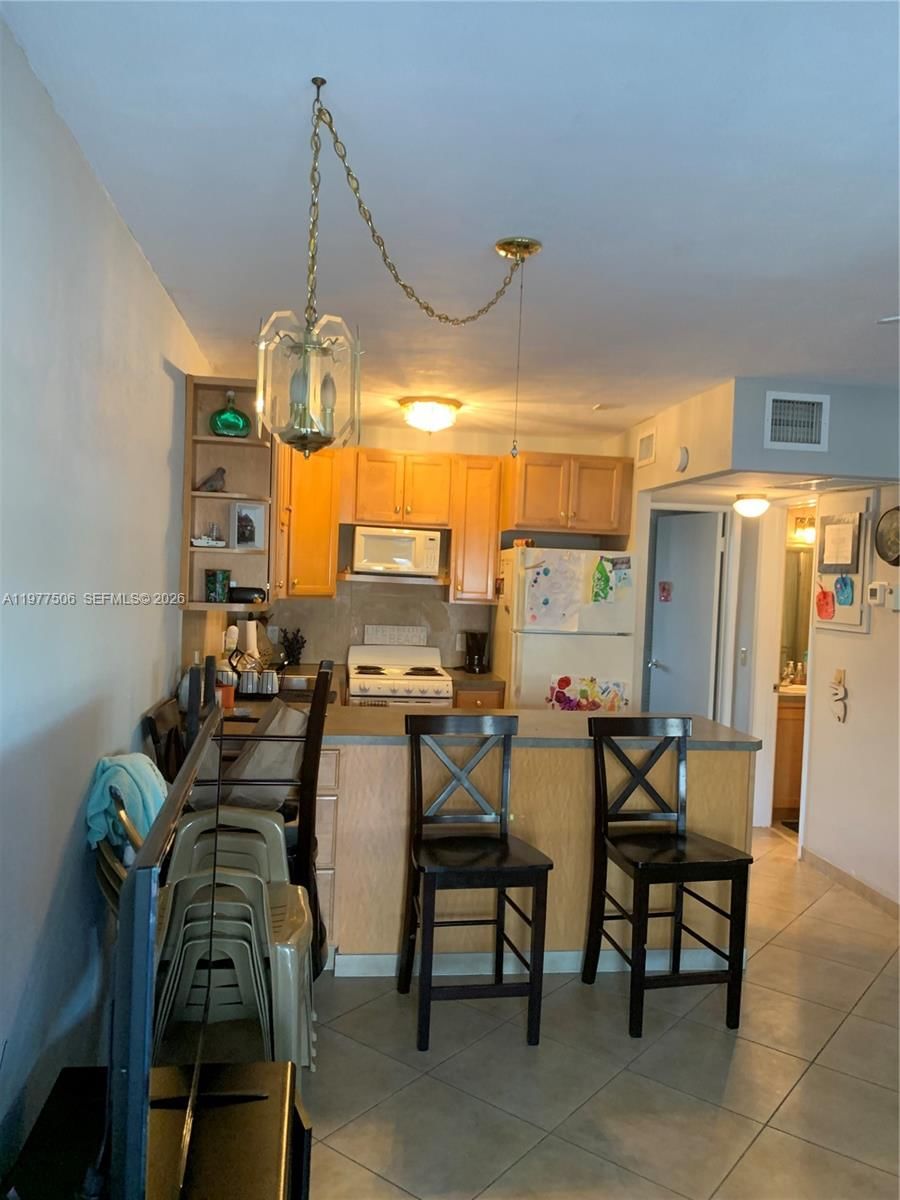 Real estate property located at 322 Taylor St #2D, Broward, President Co-op, Hollywood, FL