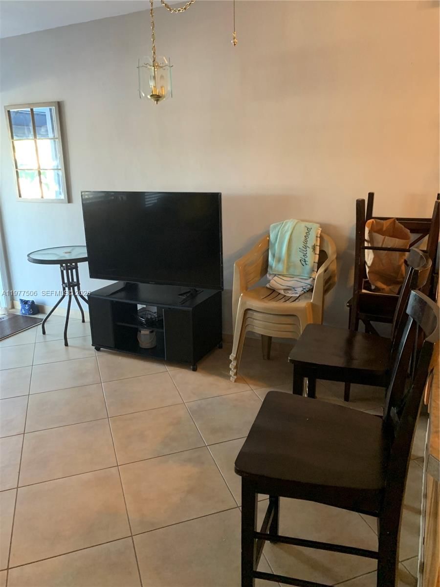 Real estate property located at 322 Taylor St #2D, Broward, President Co-op, Hollywood, FL
