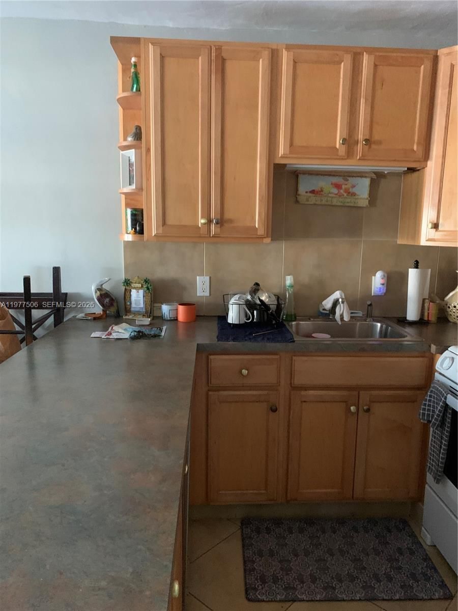 Real estate property located at 322 Taylor St #2D, Broward, President Co-op, Hollywood, FL