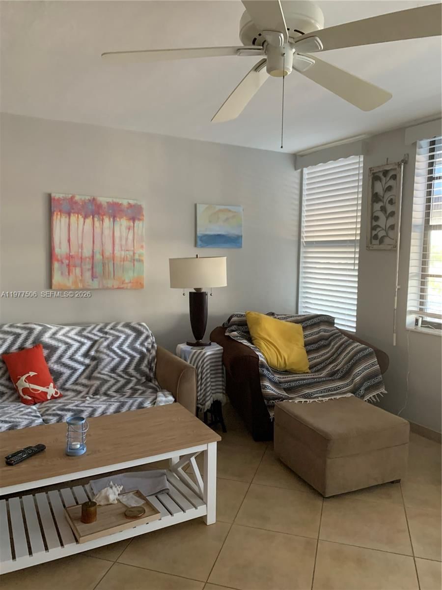 Real estate property located at 322 Taylor St #2D, Broward, President Co-op, Hollywood, FL