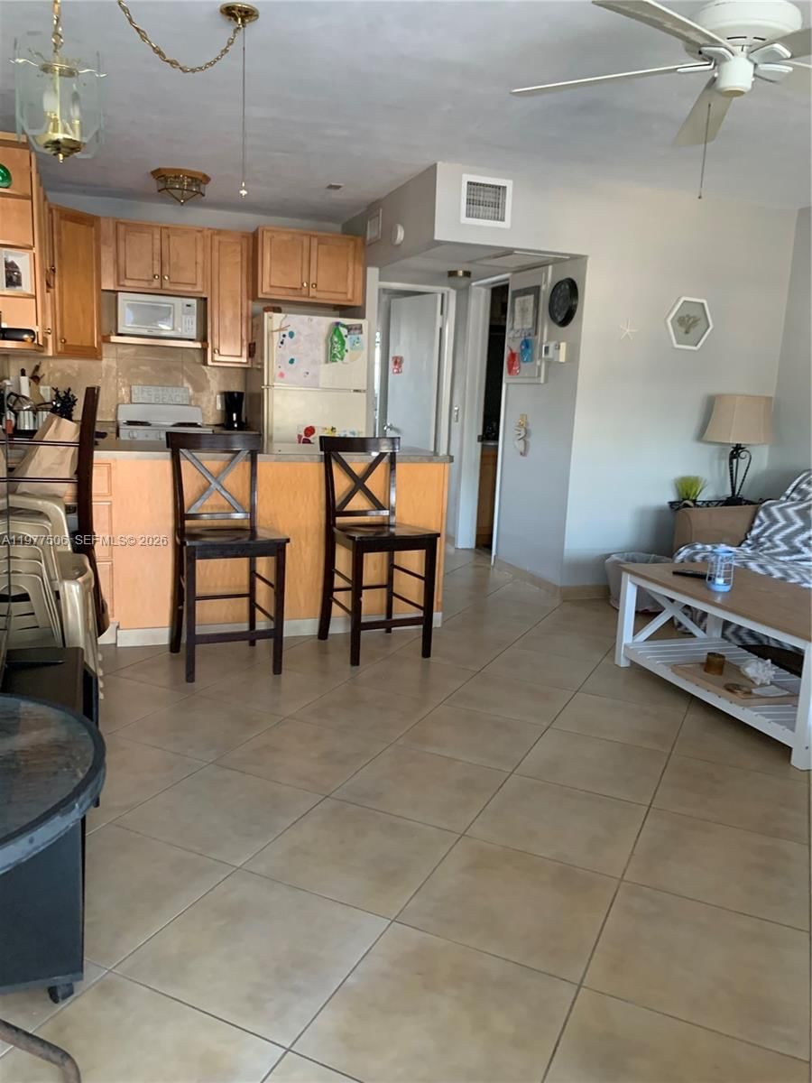 Real estate property located at 322 Taylor St #2D, Broward, President Co-op, Hollywood, FL