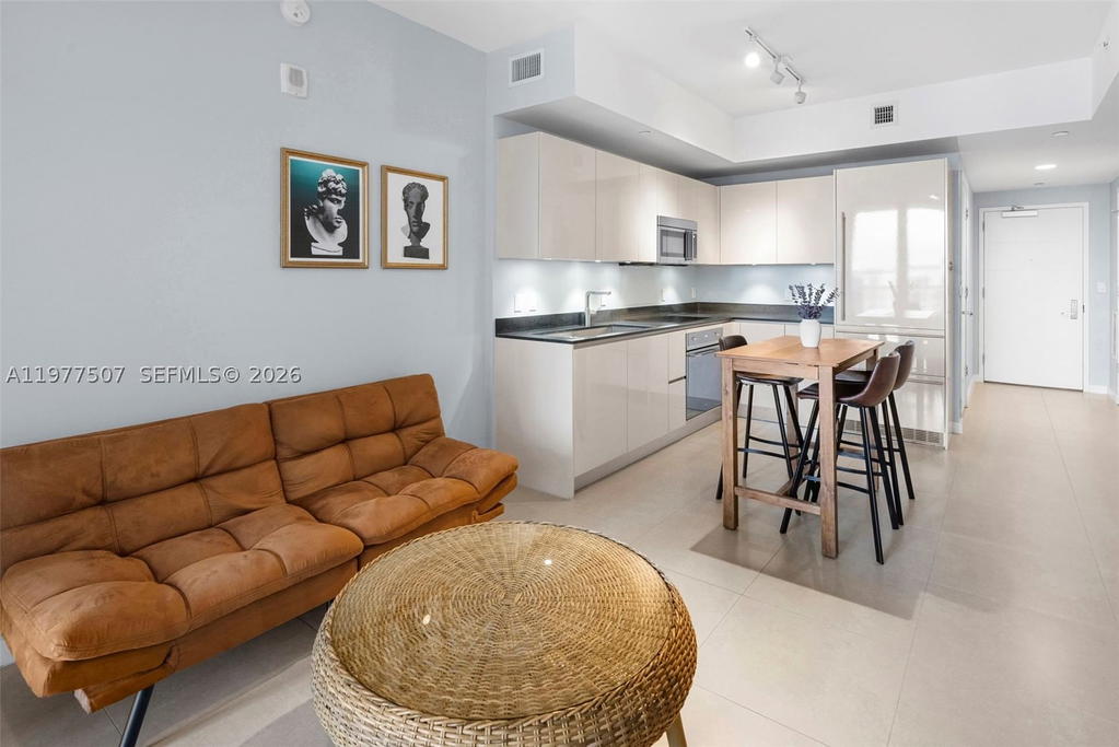 Real estate property located at 1010 Brickell Ave #3610, Miami-dade, 1010 Brickell Condo, Miami, FL