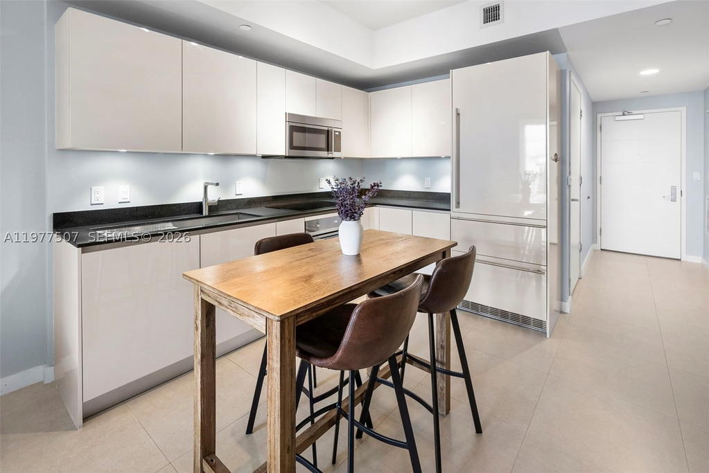 Real estate property located at 1010 Brickell Ave #3610, Miami-dade, 1010 Brickell Condo, Miami, FL