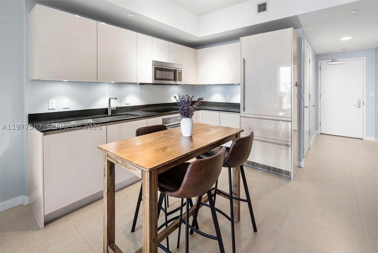 Real estate property located at 1010 Brickell Ave #3610, Miami-dade, 1010 Brickell Condo, Miami, FL