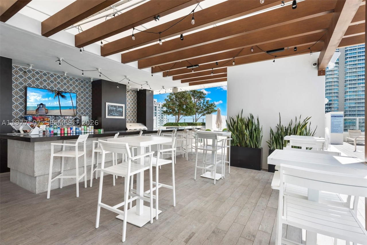 Real estate property located at 1010 Brickell Ave #3610, Miami-dade, 1010 Brickell Condo, Miami, FL
