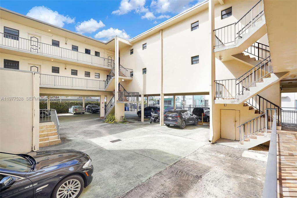 Real estate property located at 950 Euclid Ave #306, Miami-dade, Eastview Villas, Miami Beach, FL
