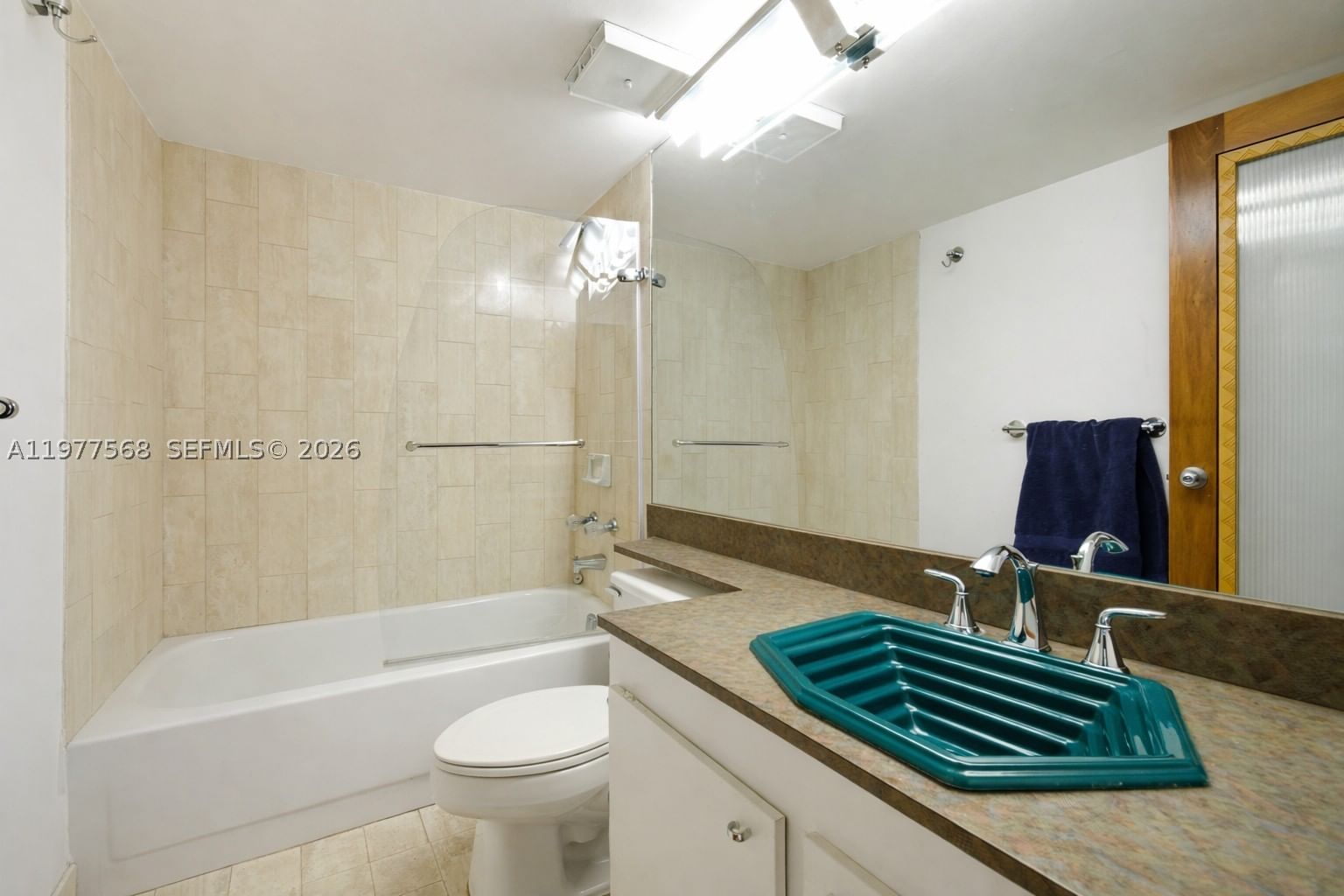 Real estate property located at 1717 Bayshore Dr A-3354, Miami-dade, Venetia Condo, Miami, FL