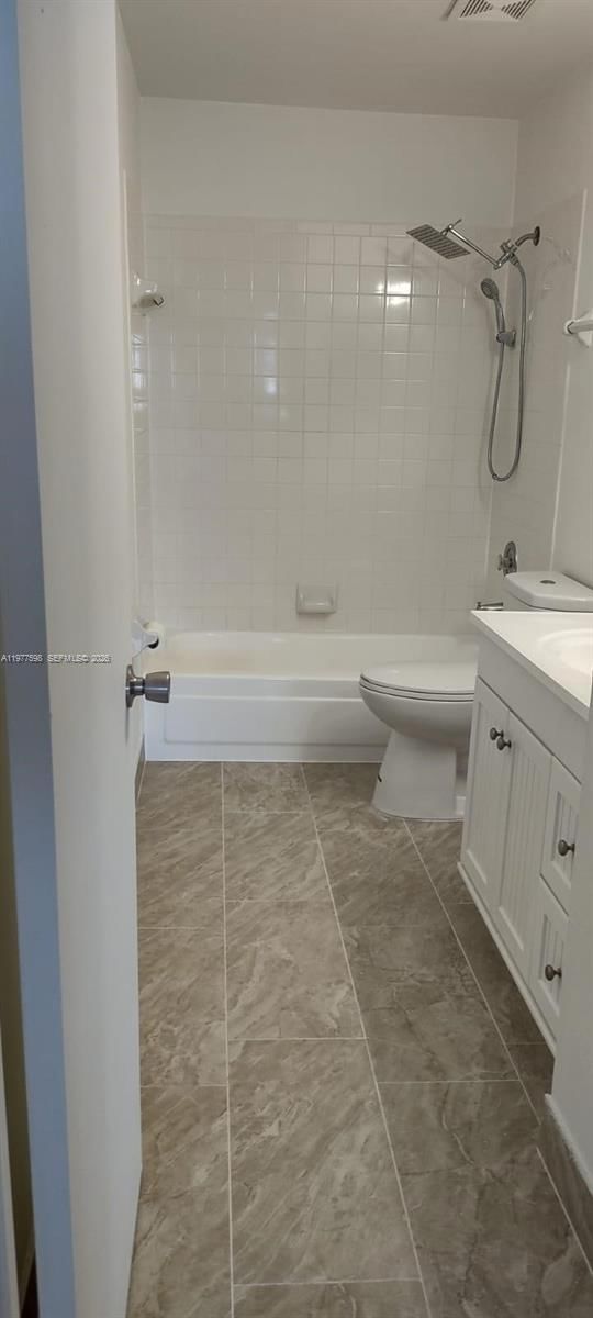 Real estate property located at 3437 44th St #206, Broward, Summer Lake, Oakland Park, FL