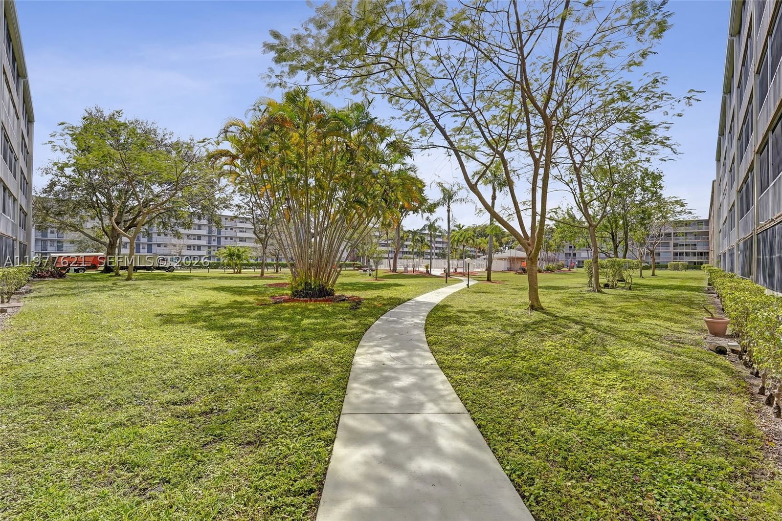 Real estate property located at 4650 Washington St #209, Broward, Hillcrest Country Club Ap, Hollywood, FL