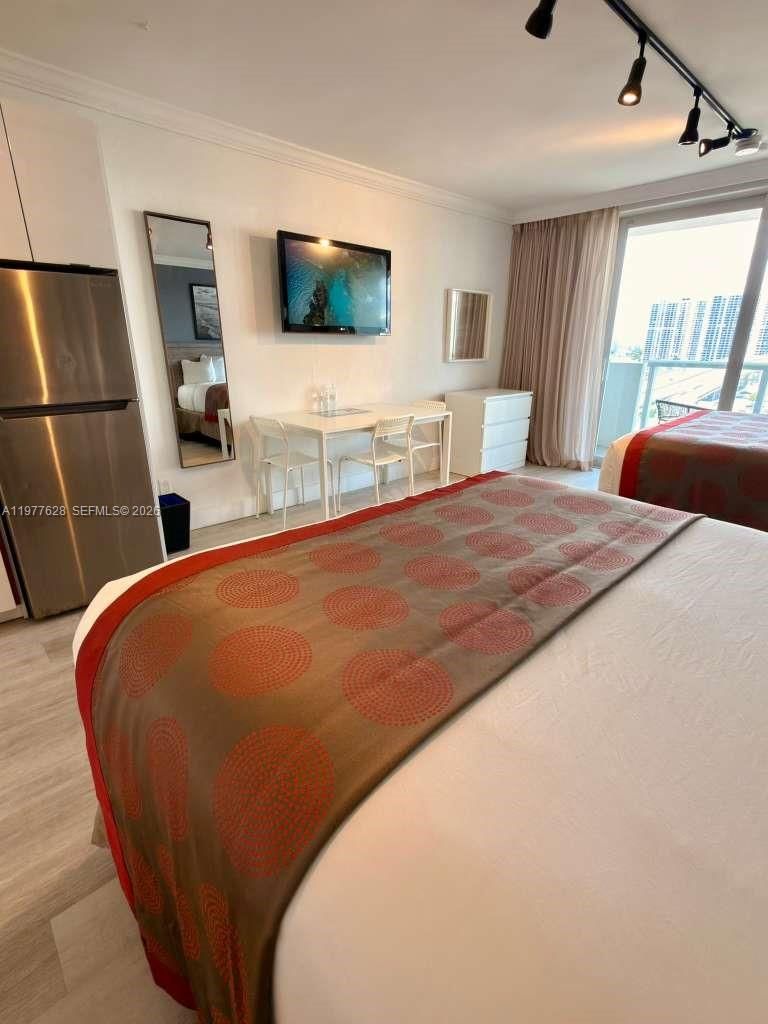 Real estate property located at 19201 Collins Ave #933, Miami-dade, The Aventura Beach Club C, Sunny Isles Beach, FL