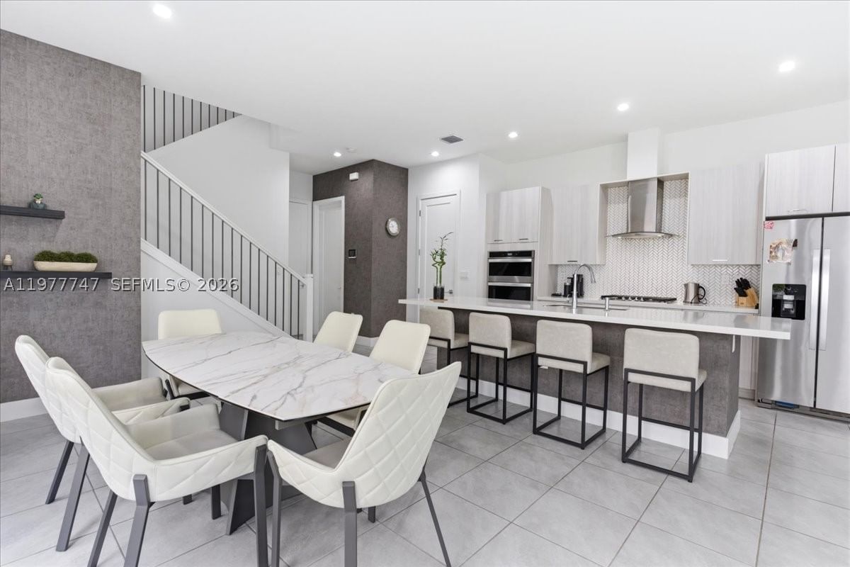 Real estate property located at 4395 80th Ct, Miami-dade, Canarias East, Doral, FL