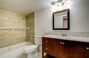 Real estate property located at 5555 Collins Ave #15W, Miami-dade, Oceanside Plaza Condo, Miami Beach, FL