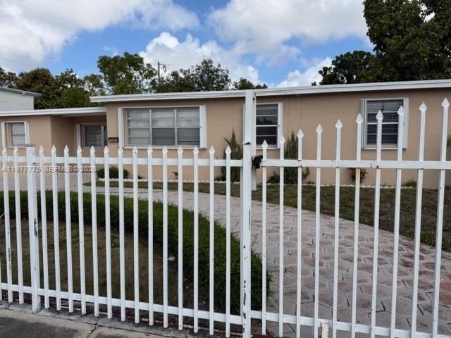 Real estate property located at 10945 41st St, Miami-dade, Westwood Lake 2nd Addn, Miami, FL