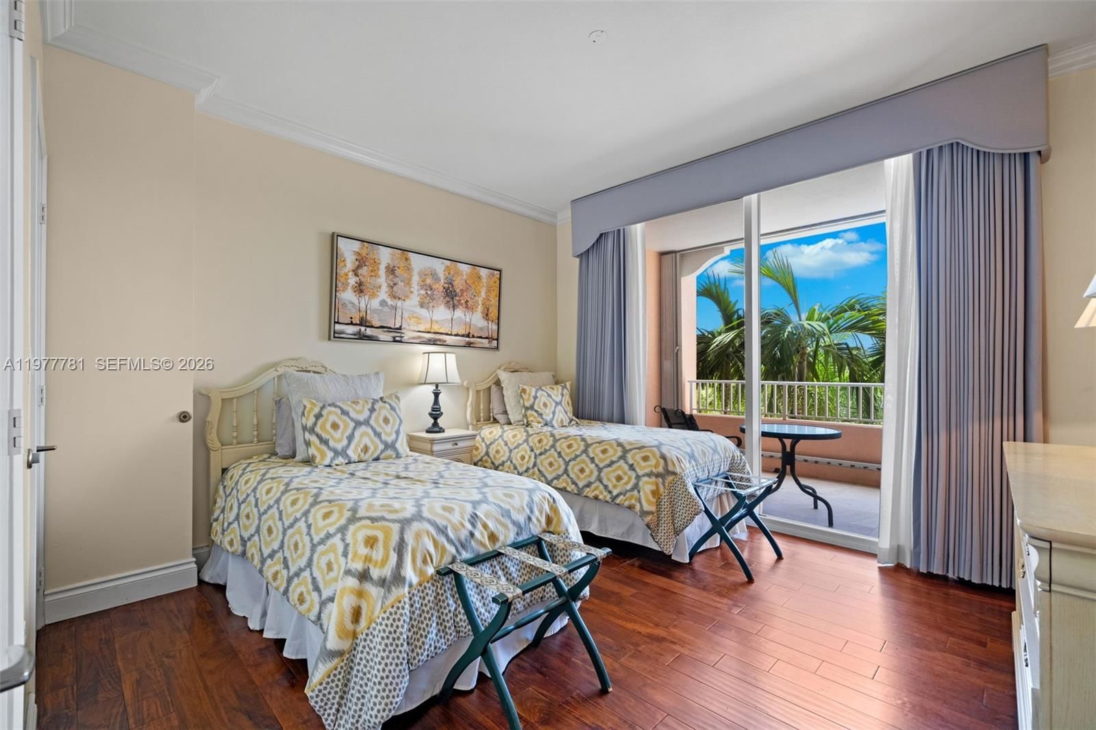 Real estate property located at 733 Crandon Blvd #405, Miami-dade, Lake Villa Two Condo, Key Biscayne, FL