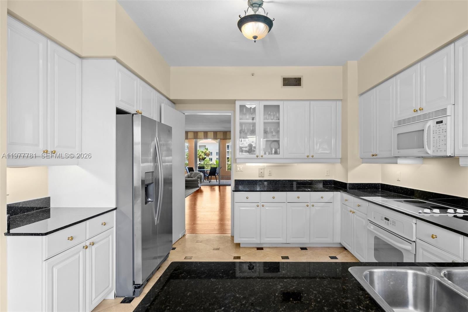Real estate property located at 733 Crandon Blvd #405, Miami-dade, Lake Villa Two Condo, Key Biscayne, FL