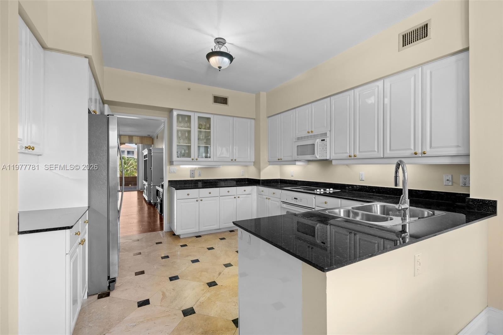 Real estate property located at 733 Crandon Blvd #405, Miami-dade, Lake Villa Two Condo, Key Biscayne, FL