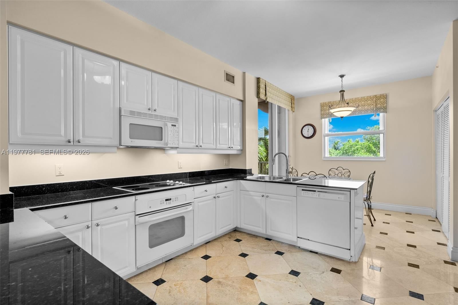 Real estate property located at 733 Crandon Blvd #405, Miami-dade, Lake Villa Two Condo, Key Biscayne, FL