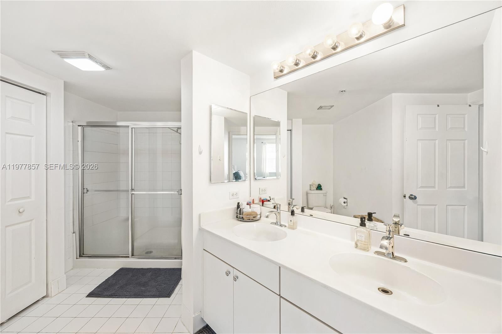 Real estate property located at 17100 Bay Rd #1810, Miami-dade, Porto Bellagio Condo, Sunny Isles Beach, FL
