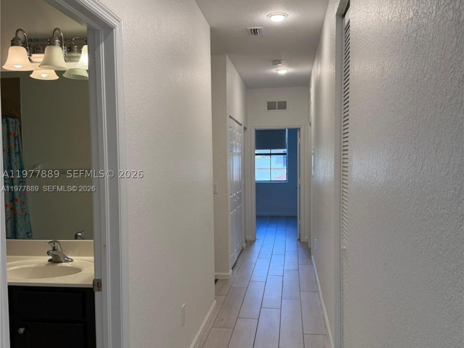 Real estate property located at 12350 Village Cir, Broward, Davis Plat, Davie, FL