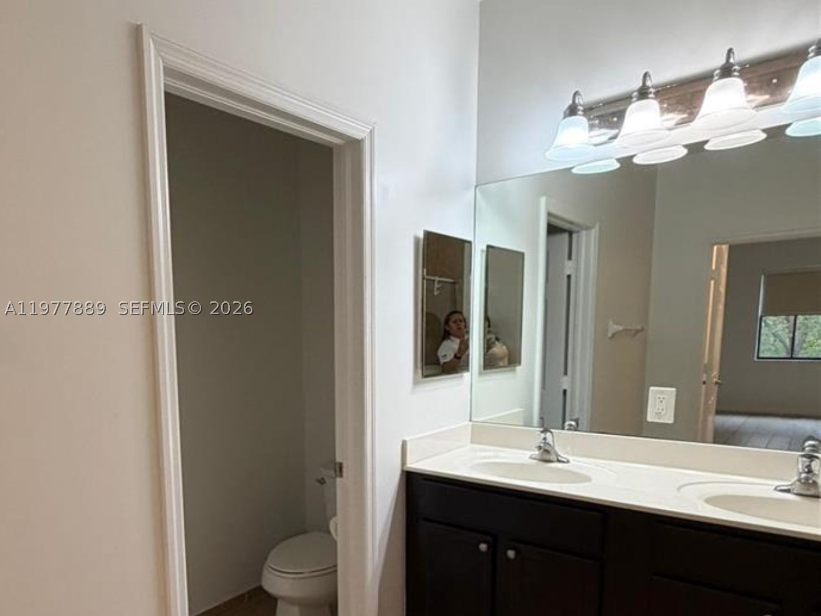 Real estate property located at 12350 Village Cir, Broward, Davis Plat, Davie, FL