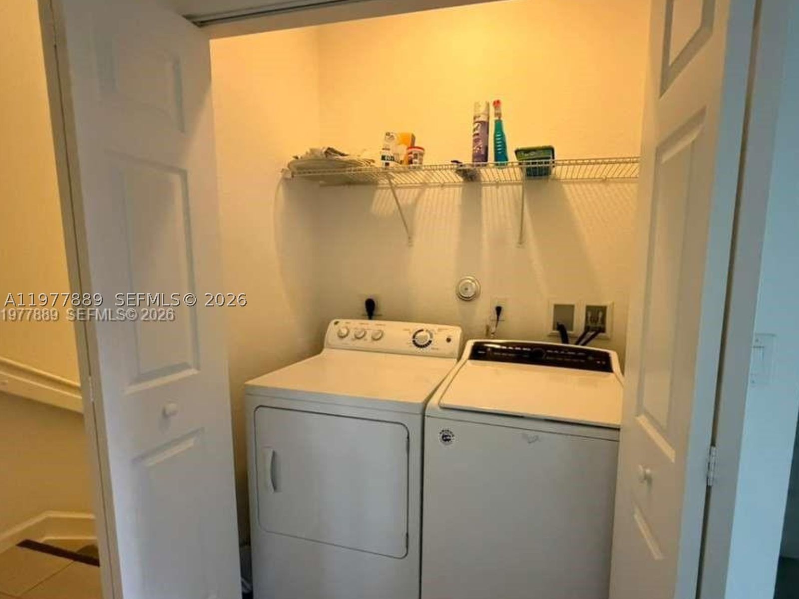Real estate property located at 12350 Village Cir, Broward, Davis Plat, Davie, FL